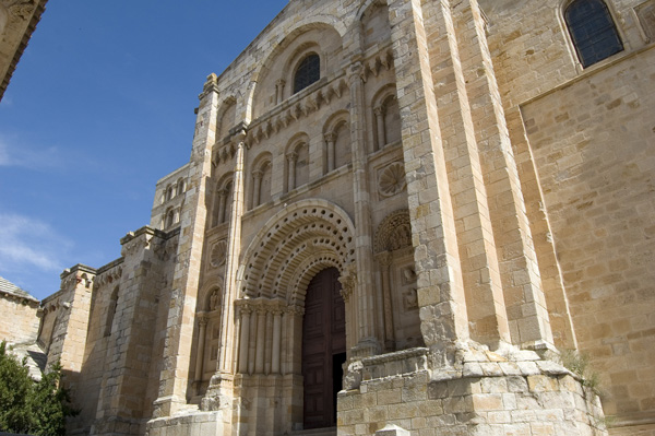 Unas cuantas imágenes sobre uno de los principales edificios de la ciudad que cuenta con una interesante mezcla de estilos.